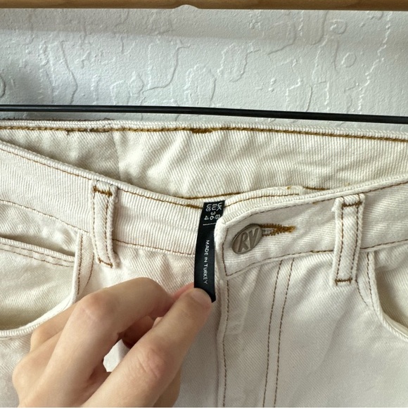 Reclaimed Vintage Ecru Cream Brown Stitching 90s Tapered Mom Fit Jeans 4 - Picture 9 of 13